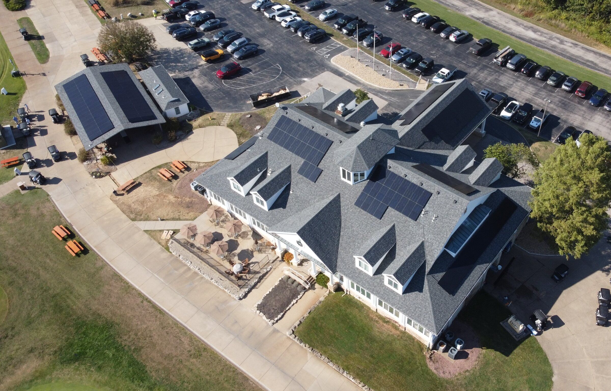 Aerial view of solar panels on the clubhouse roofs at Missouri Bluffs Golf Club